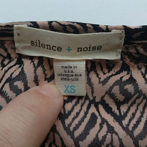 Anthropologie Top, Silence + Noise (Anthro) Peach Geometric Top - XS - Picture 4 of 8